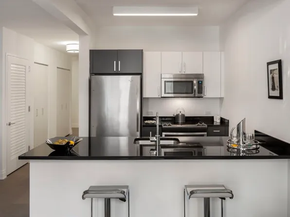 70 Pine Street image 4 of 23