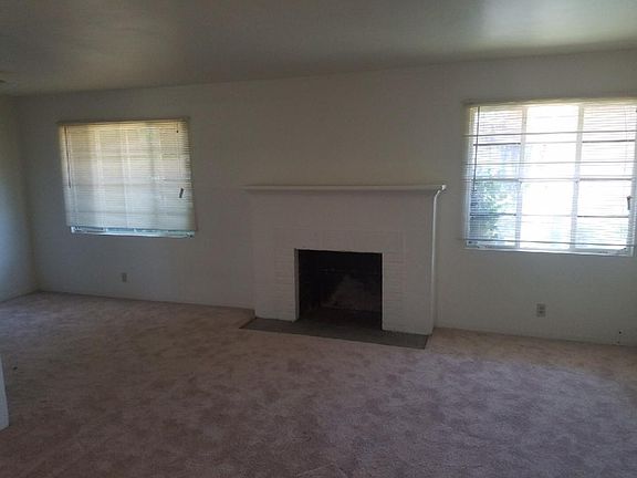 3rd image of 836 E Andrews Ave