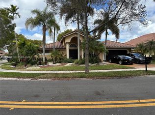966 Spoonbill Cir, Weston, FL 33326