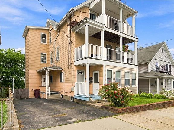2nd image of 444 Carrington Ave