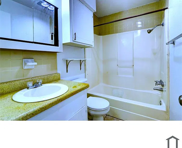 613 Jackson Avenue - 1 — Photo 4