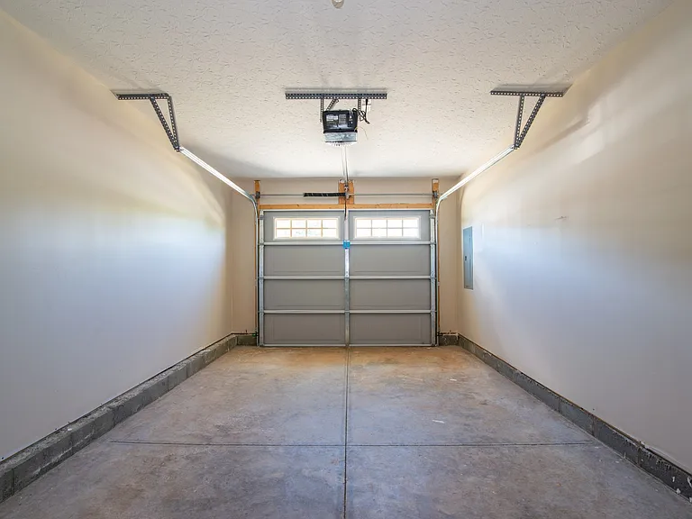 203 Dixon Cir — Photo 50