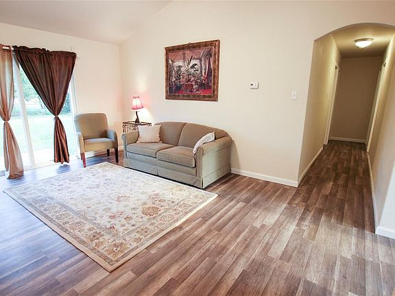 2nd image of 3105 Daniel Dr