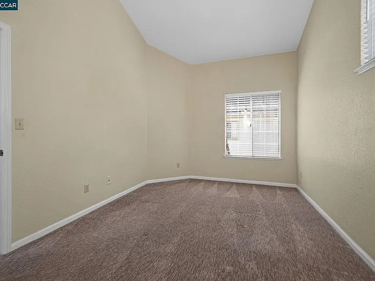 1319 Strawberry Ct — Photo 14