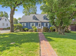 5706 Lone Oak Dr, Bethesda, MD 20814