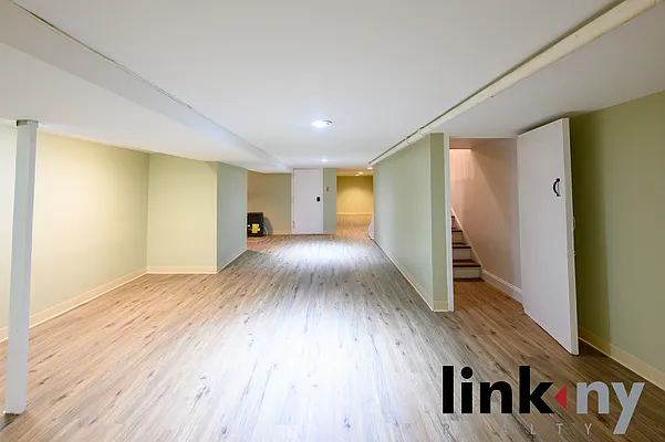 Rented by Link NY Realty | media 10