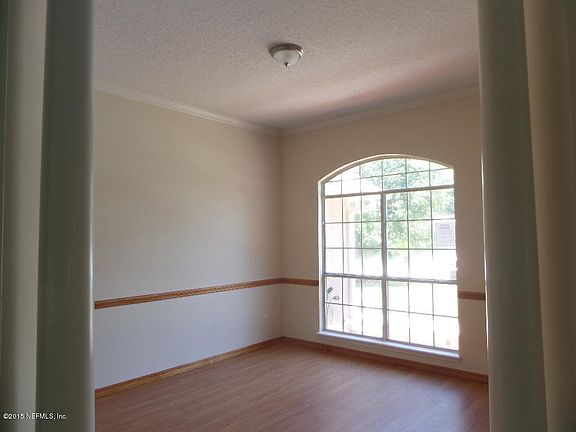3rd image of 1000 Flora Parke Dr