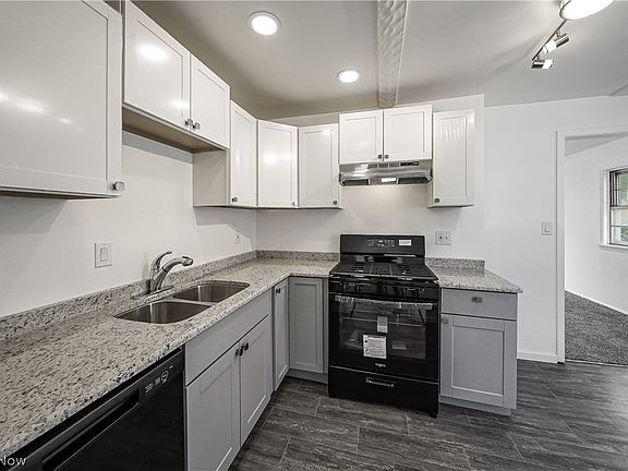 4th image of 27051 Gary Ave