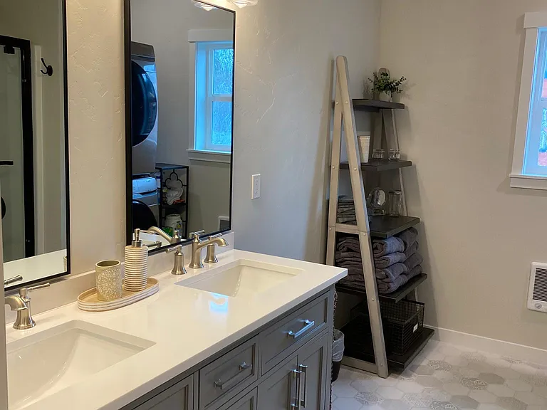 48 NW Gilchrist Ave #2 — Photo 13