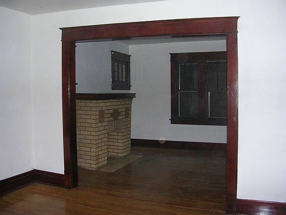 4th image of 104 Weyand Ave