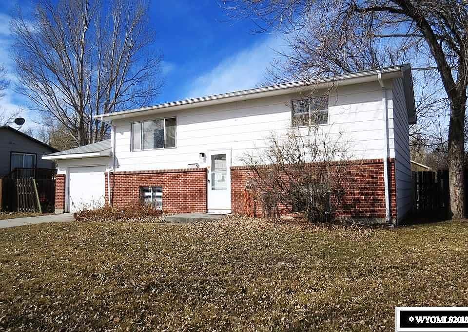 1st image of 1012 Eastview Dr