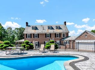 11 Richard Rd, Manchester, CT 06040