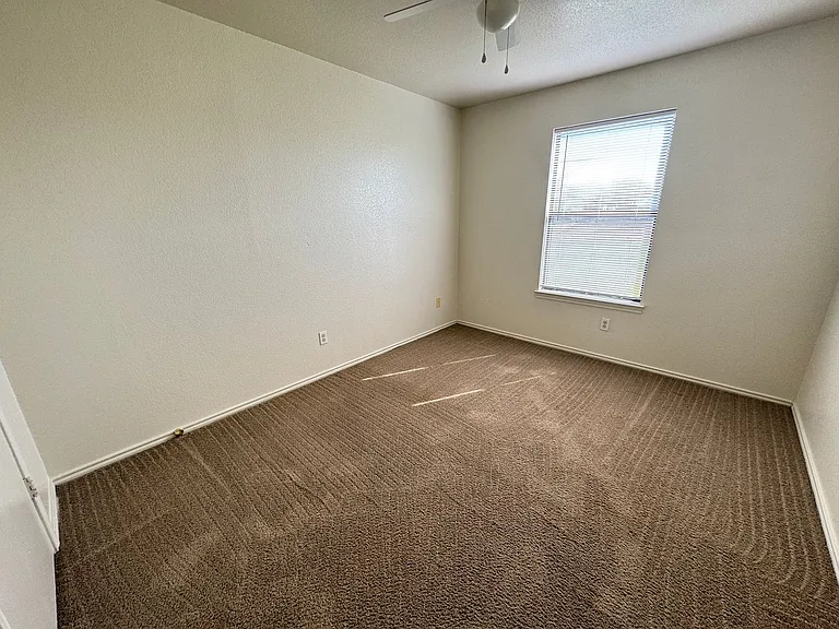 1904 Windward Dr — Photo 11