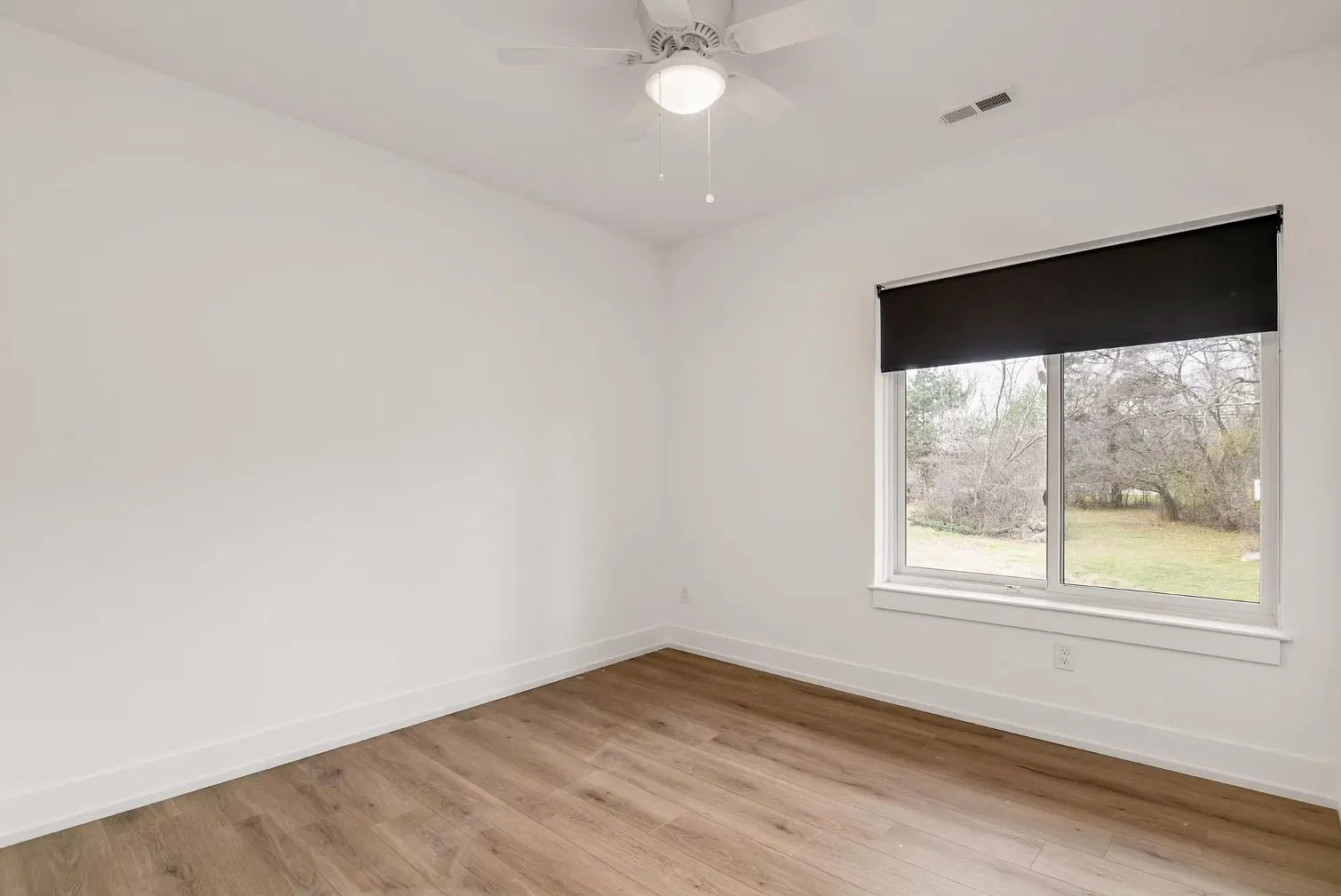 2 bed, 950 sqft, $1,989 — Photo 4