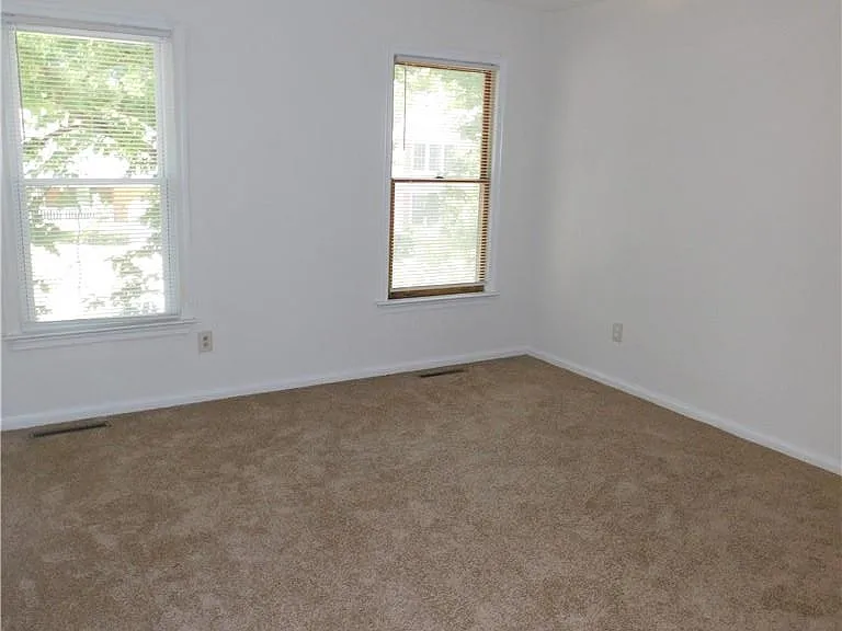 1129 Crystalwood Cir — Photo 7