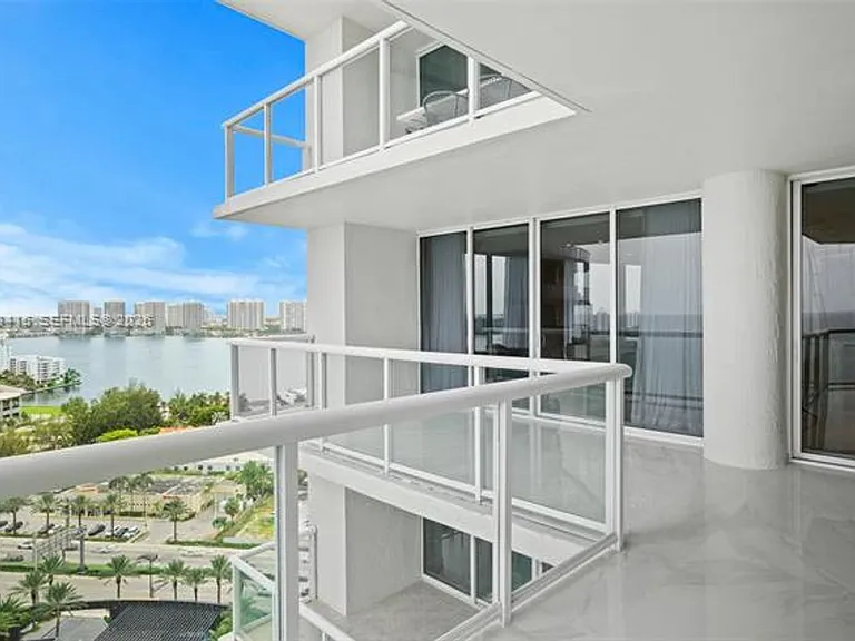 18671 Collins Ave #CU-2103 — Photo 17