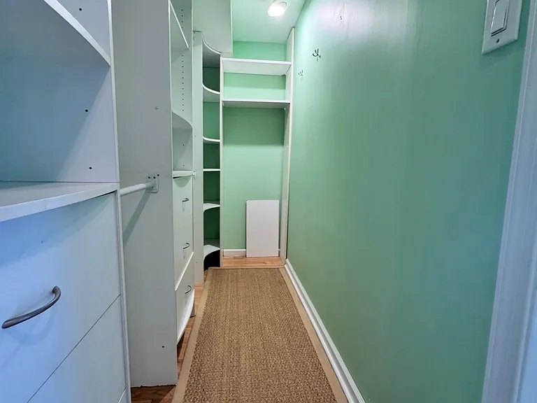 1134 1/2 Lombard St — Photo 6