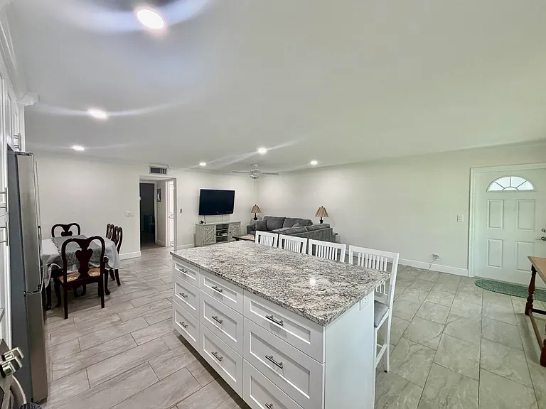 705 High Point Blvd N #C — Photo 16