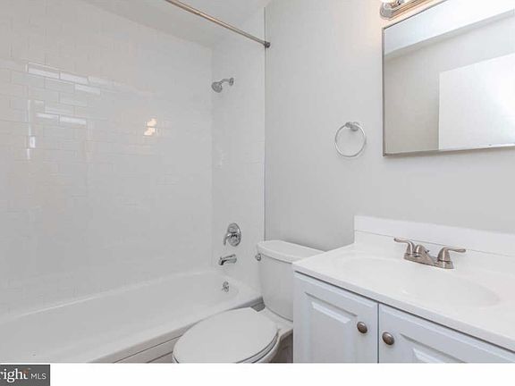 2nd image of 358 2nd Ave APT 4