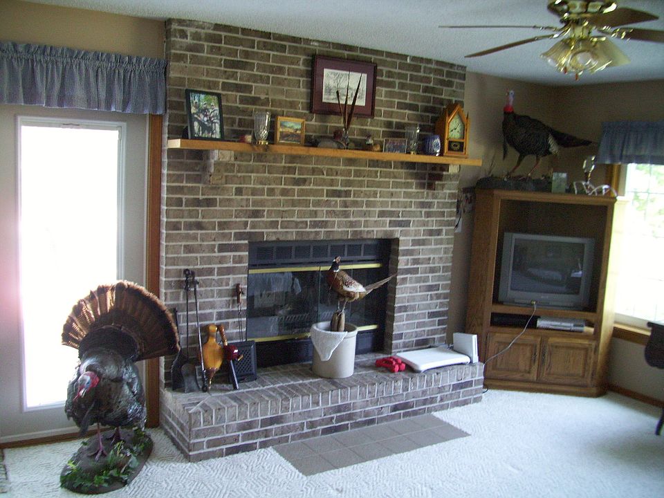 2nd image of 803 Rocky Mountain Ave