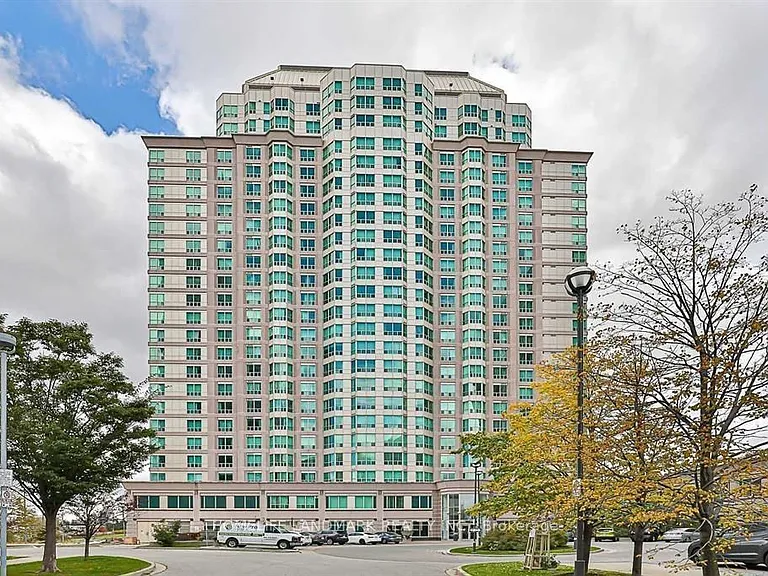 11 Lee Centre Dr #Penthouse 101 — Photo 1