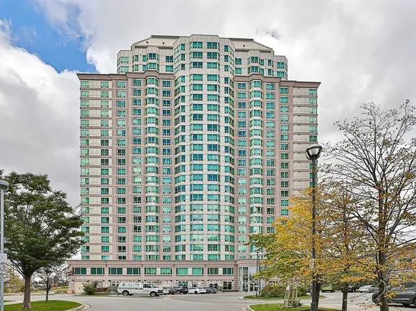 11 Lee Centre Dr #Penthouse 101, Toronto, ON M1H 3J5