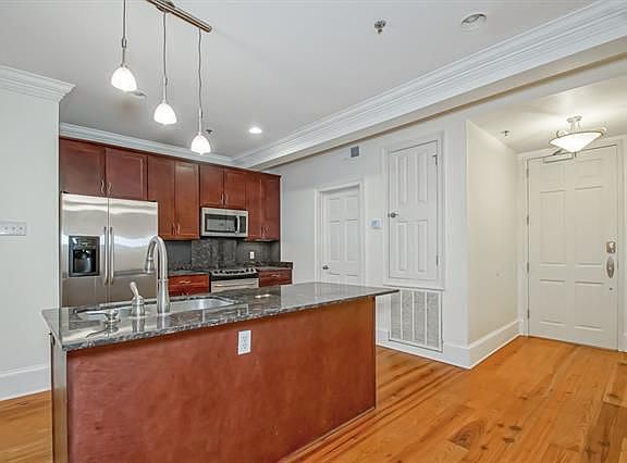 3rd image of 3400 Magazine St Unit 4