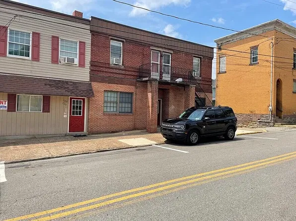 700 Brinton Ave, 700 Brinton Ave APT B, Pitcairn, PA 15140