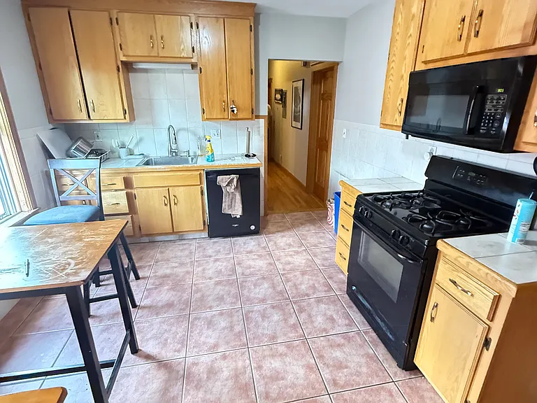 14 Bellflower St #3 — Photo 7