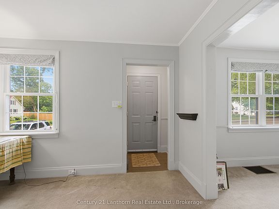 3rd image of 149 Dufferin Ave
