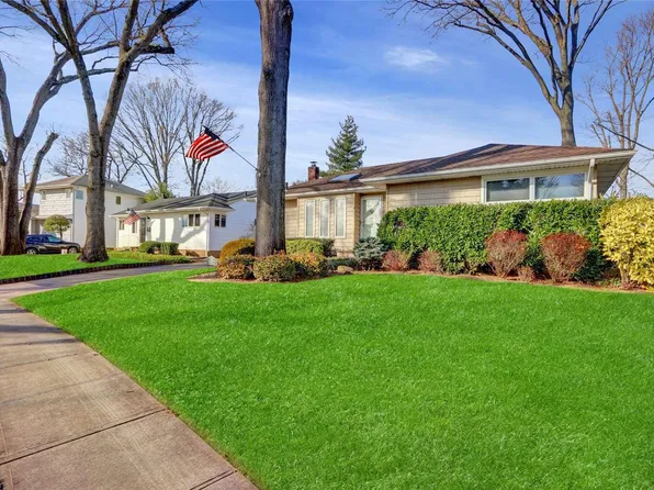 1477 Beech Lane, East Meadow, NY 11554