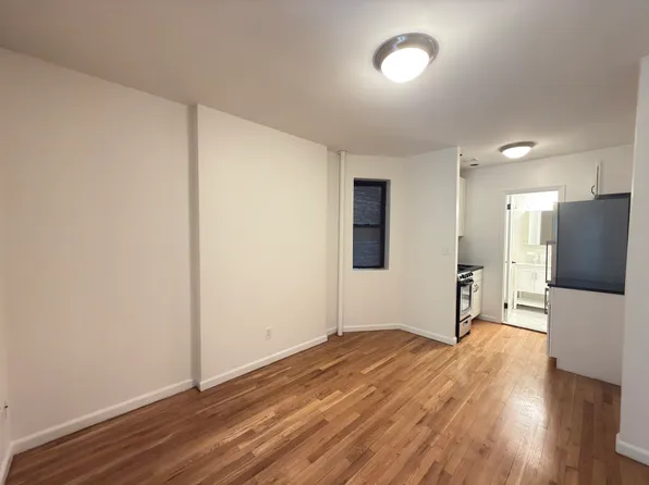 232 E 83rd St APT 2rw, New York, NY 10028
