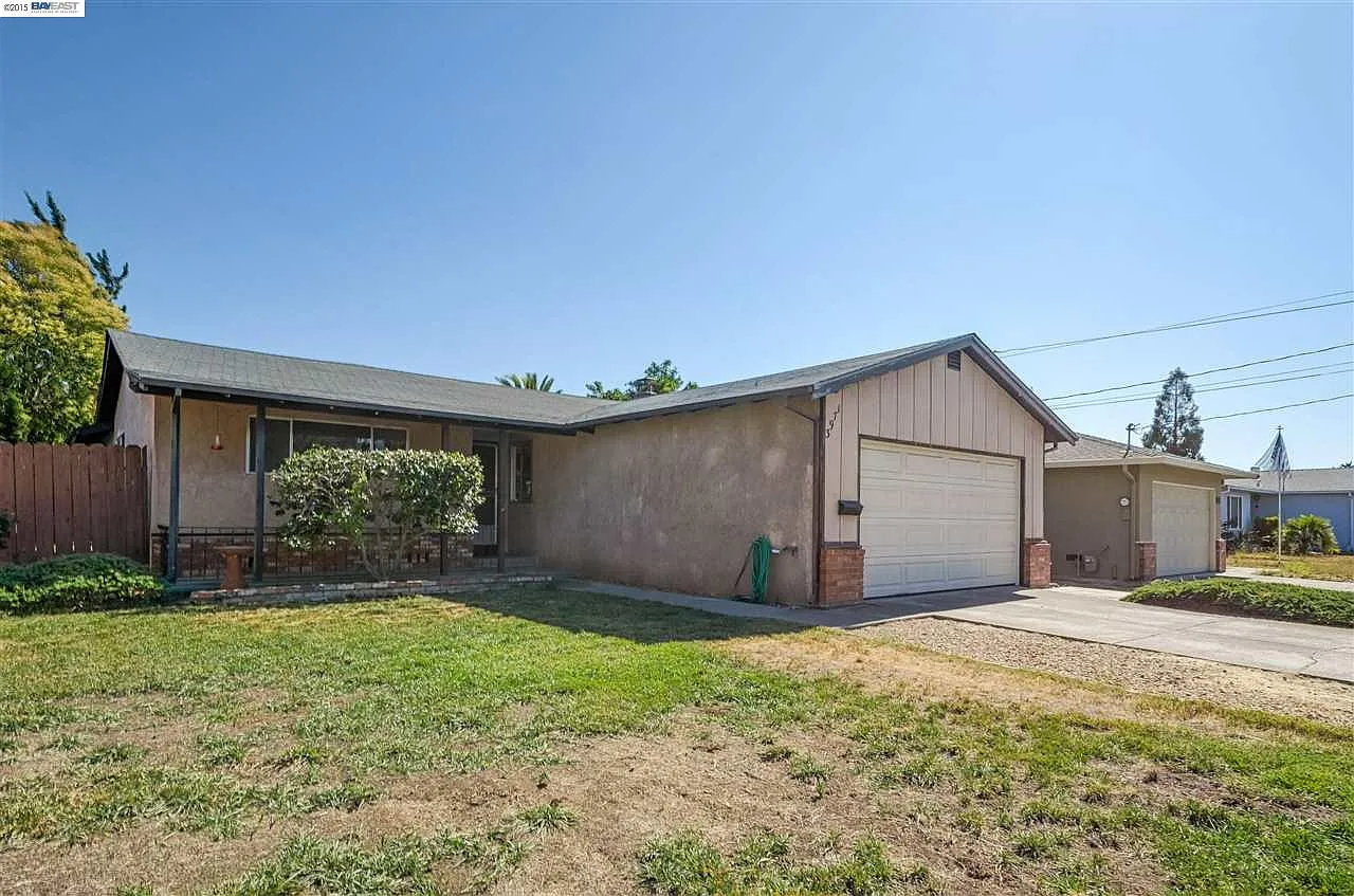 3971 Fordham Way photo 1