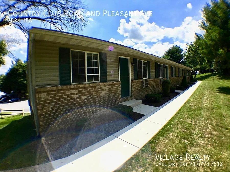 Roomy 2-bed w/ on-site laundry & playground! Red Lion Schools! — Photo 4