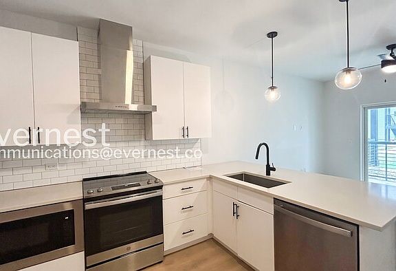 4th image of 3101 Govalle Ave #110
