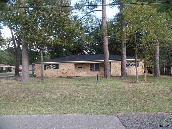 2nd image of 302 Toby Ln