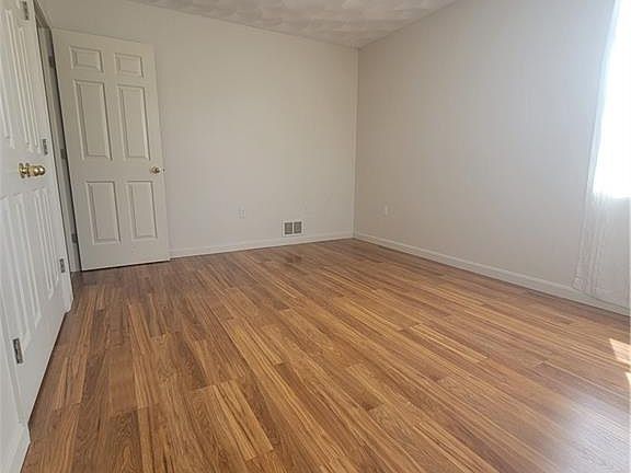 5th image of 42 Barrett Ave