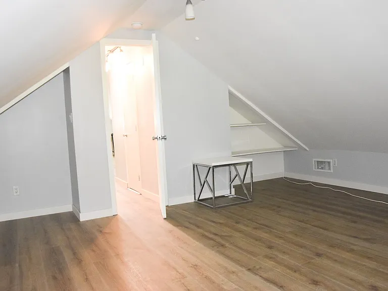 166 N Cambridge St — Photo 20