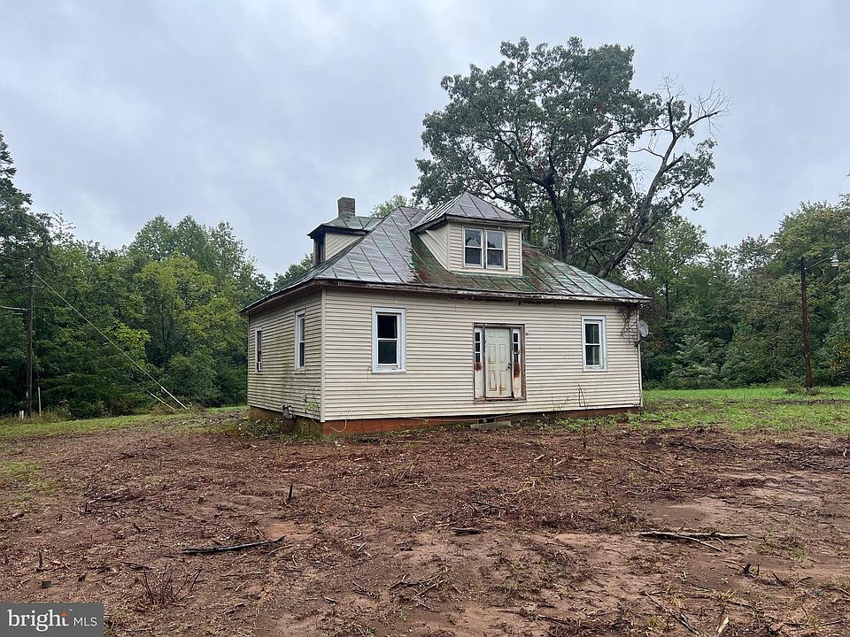 1st image of 17464 Executive Ln
