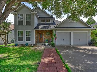 201 W Chatham St, Bellville, TX 77418