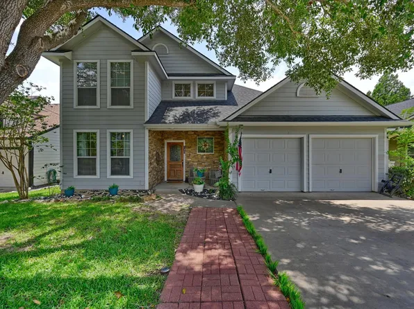 201 W Chatham St, Bellville, TX 77418