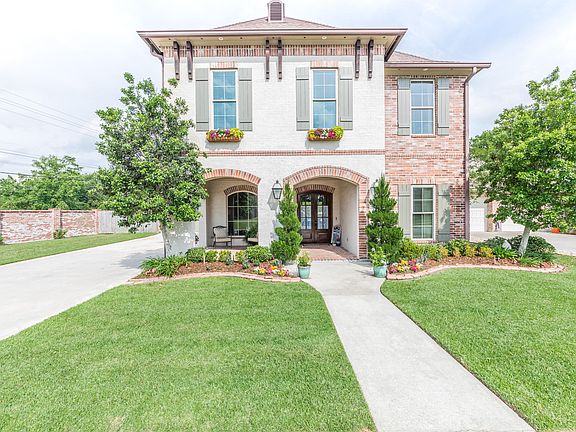 2nd image of 101 Brookshire Gardens Dr