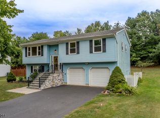 8 Sheffield Station Rd, Flemington, NJ 08822