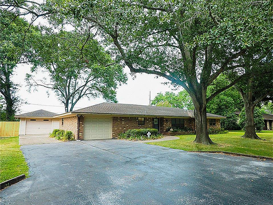 1st image of 5810 Iris Ln