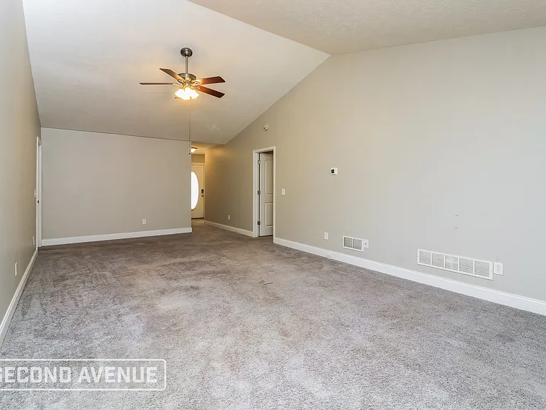 273 Patriot Dr — Photo 4