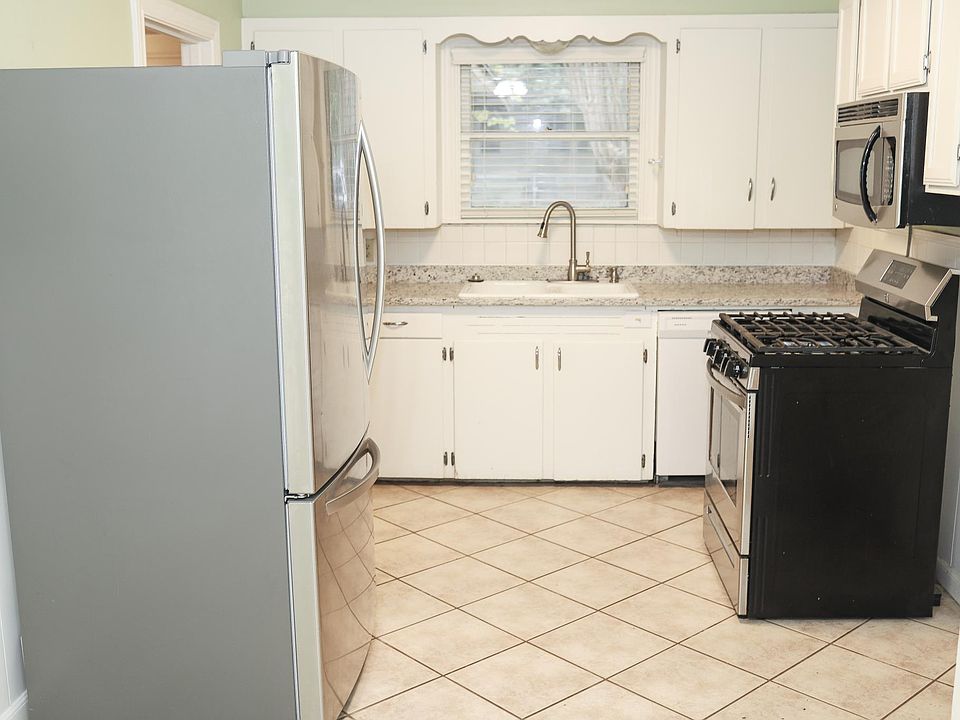 800 Garwood St Smithville, TX Zillow Apartments for Rent in Smithville