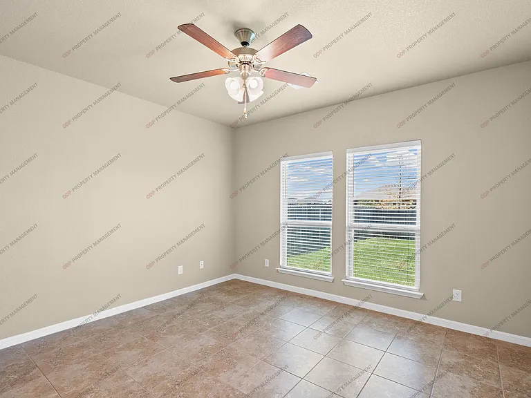 7605 Hickman St — Photo 21