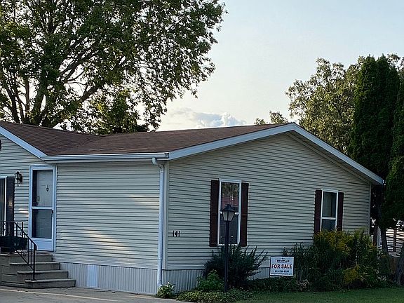 5th image of 141 Kathryn Ln