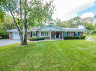 369 Stonefield Dr, Cedarburg, WI 53012