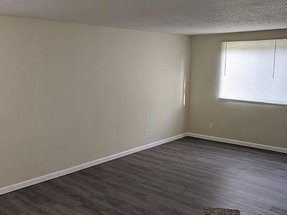 3rd image of 1685 Jane Dr #15